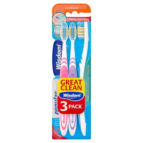 Wisdom Regular Fresh Medium Toothbrush 3s pack shot
