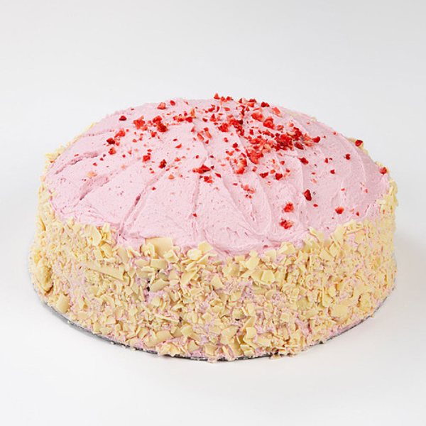 Cake Emporium Strawberry Gateaux 14 Portions 2.18kg pack shot